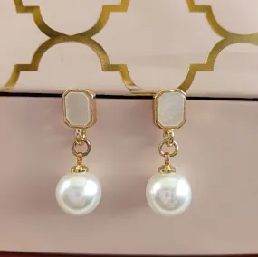 Droplet Pearl Fashion Earring